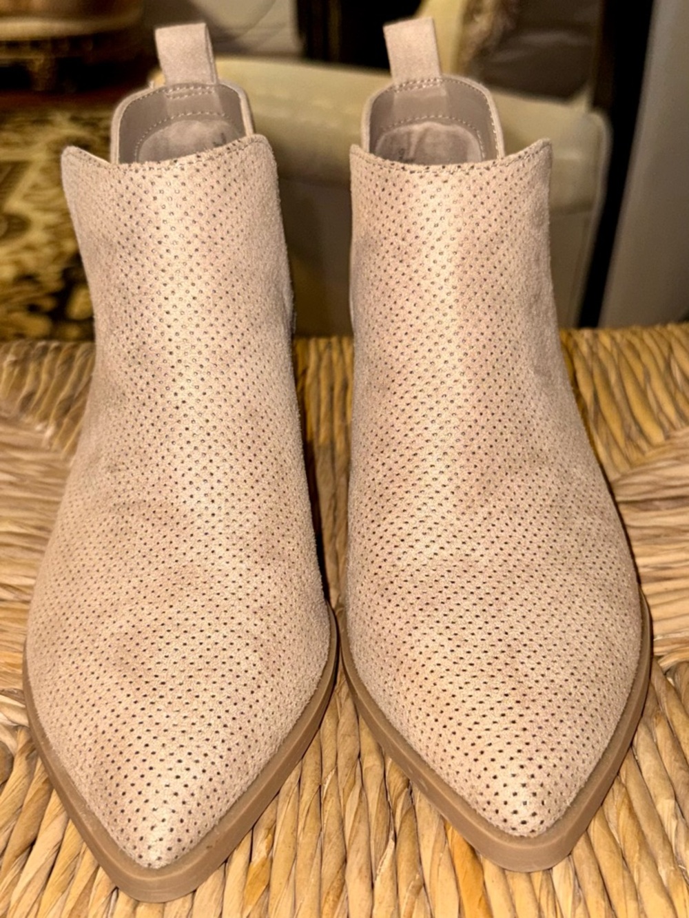 NIB Womens Beige Perforated Pointed-Toe Ankle Boot